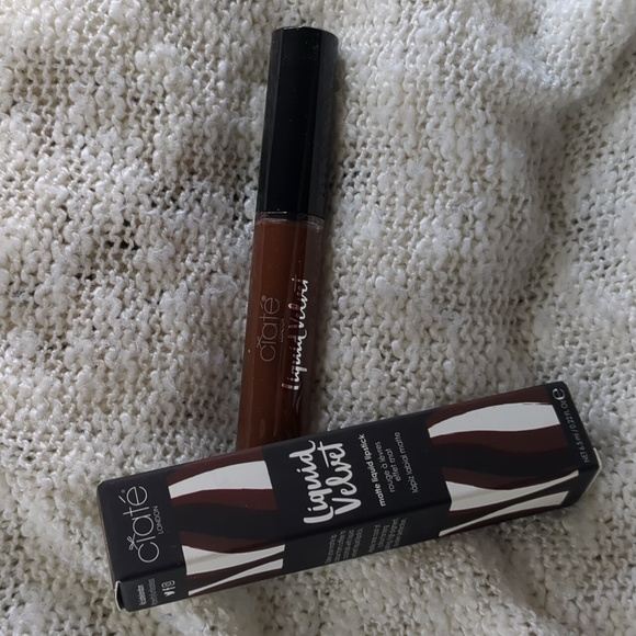 CIATÉ LONDON Liquid Velvet Lipstick in Obsession, 6.5ml/0.22fl oz - Picture 3 of 13